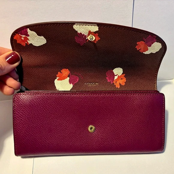 Authentic Coach leather wallet, burgundy/wine color - Picture 5 of 7